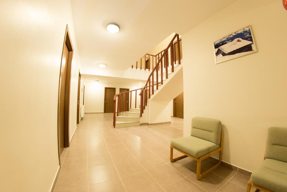 Hotel Deka กูเดาริ ภายนอก รูปภาพ