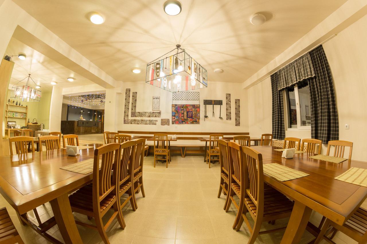 Hotel Deka กูเดาริ ภายนอก รูปภาพ